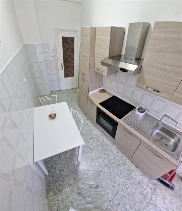 Holiday Home Telese Roma Luaran gambar